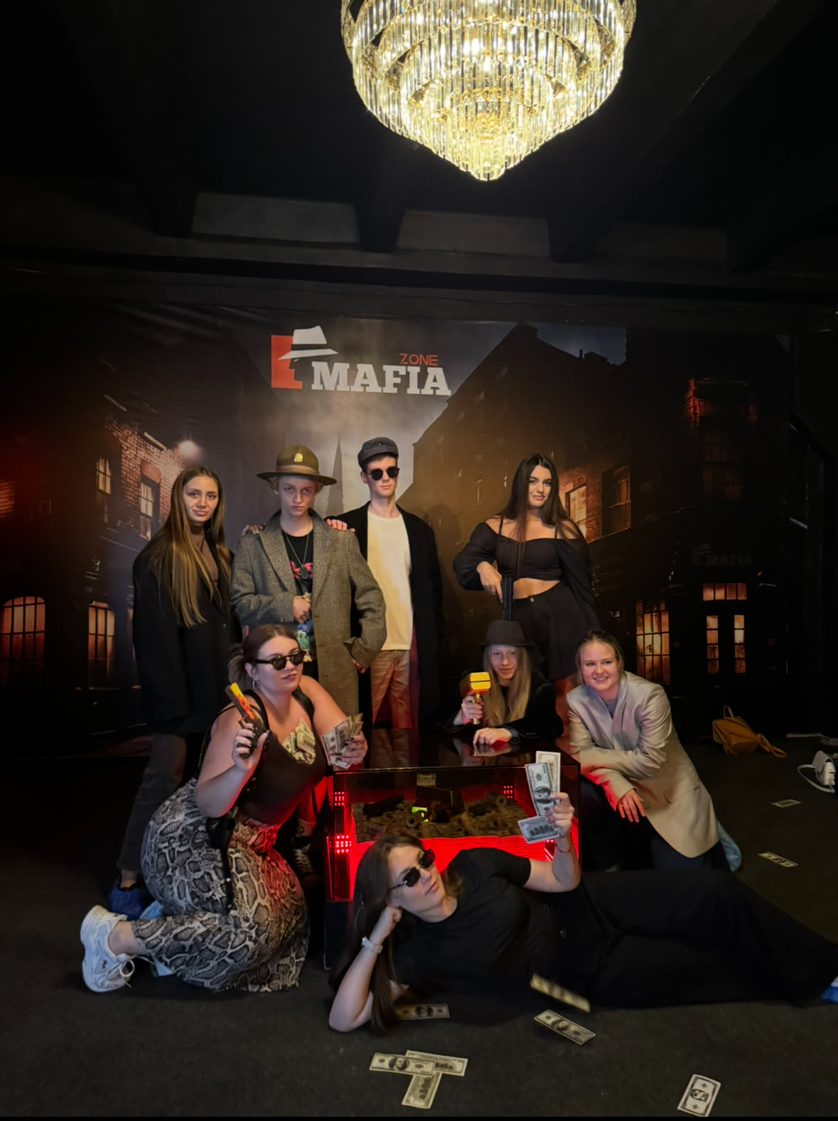 Atmosfera cinematică din studioul MafiaZone